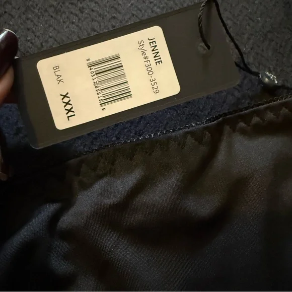 Frederick’s of Hollywood lace heart cheeky panty - Picture 5 of 7